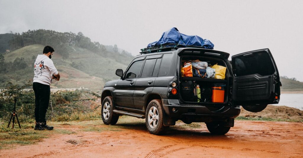 キャンプギアを無理なく車に積載・持ち運びするための収納術と準備チェック