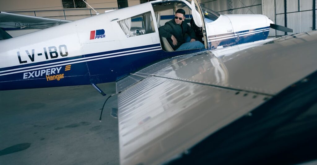 キャンプの昼食準備に必要な調理道具や食材が並ぶ、整理されたチェックリスト風のイメージ。