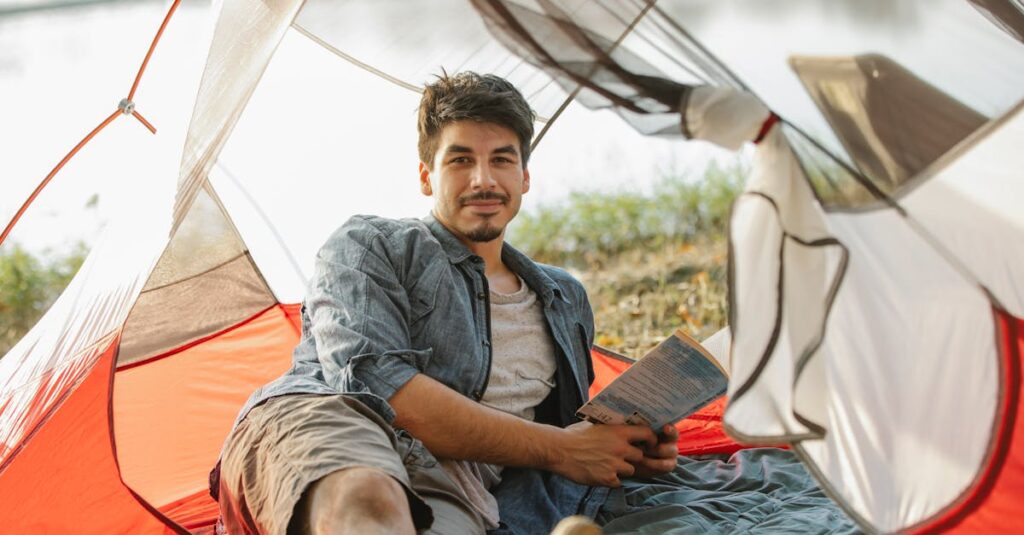 初心者向けキャンプの夕食メニューを美味しそうに並べたイメージ画像