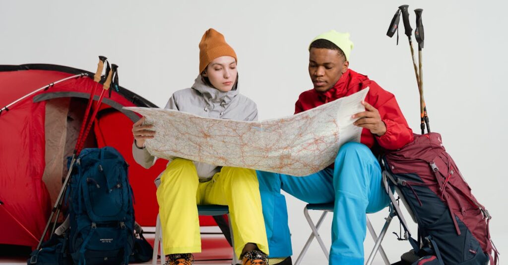 キャンプ初心者が経験する服装の失敗例を紹介するイラストや場面集