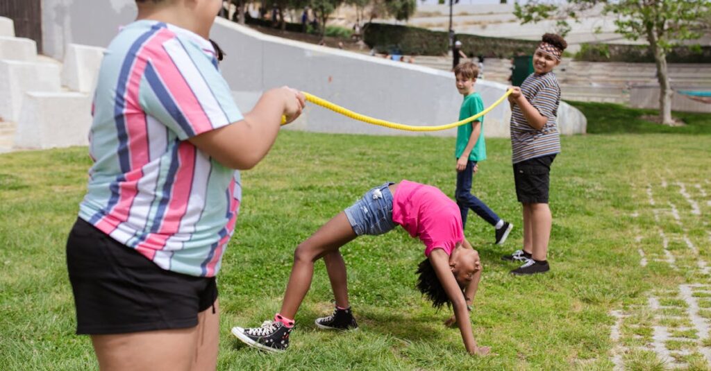 焚き火・登山・のんびり・ファミリーなど目的別に異なるキャンプ服装を紹介するビジュアル