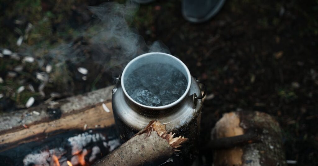 キャンプの調理中に火がつかず困っている家族