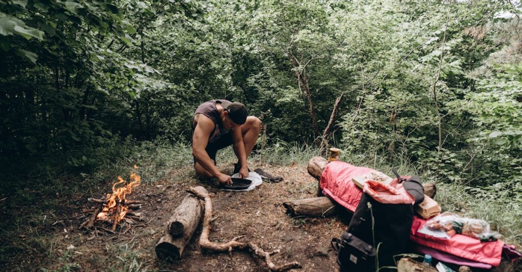 調理道具を忘れたが工夫して食事を楽しむカップルキャンパー