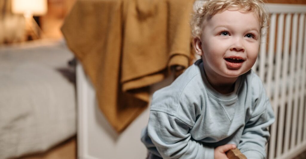 初心者がキャンプ用コットを選ぶ際のポイントや注意点をイラスト付きで説明する図。